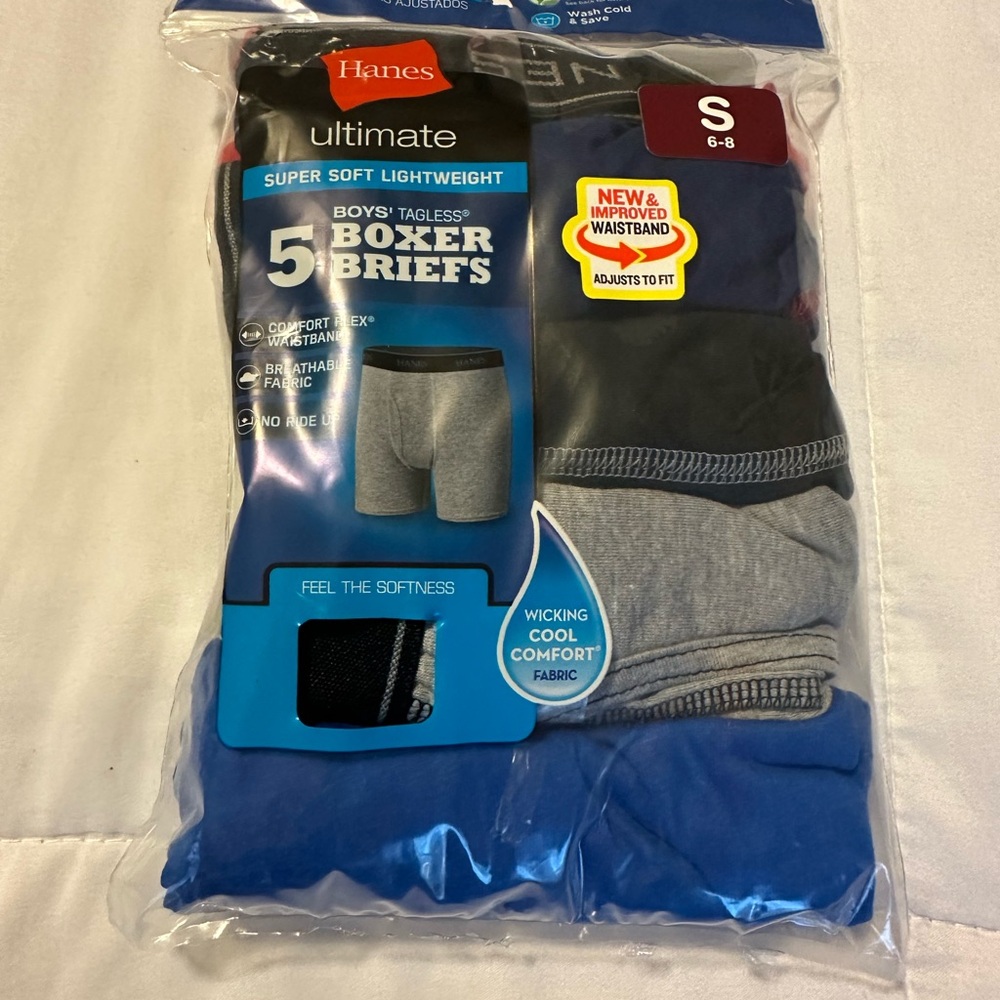 NEW “Hanes”Boys’ 5 pack Boxer Briefs